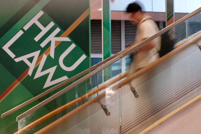 联合早报-港府出手阻中国大陆机构借壳办学 人才子女居港两年才能受资助读大学