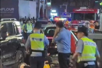 联合早报-中国武汉闹市汽车撞人致七伤 24岁肇事司机被捕