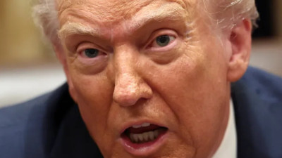 半岛电视台-特朗普称他将于明年初访问中国