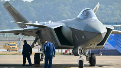 半岛电视台-中国现在向公众展示其歼-20隐形战斗机的背后原因为何