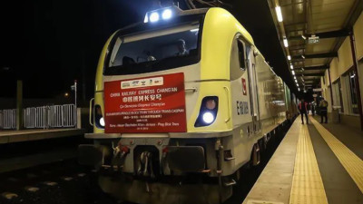 半岛电视台-首批两列货运列车从中国开往土耳其