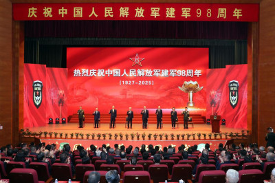 联合早报-韩咏红中国建军招待会折射的反腐景象