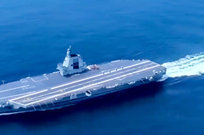 联合早报-中国航母福建舰通过台海 赴南中国海试验训练