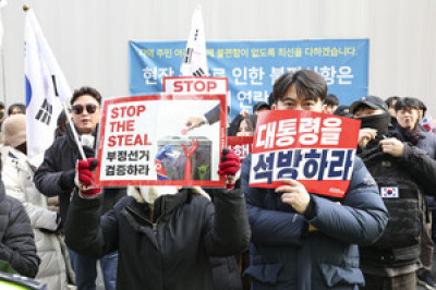 韩国中央日报-全程追踪假新闻传播戒严军扣押90人的假新闻9天后变成押送99名中国间谍