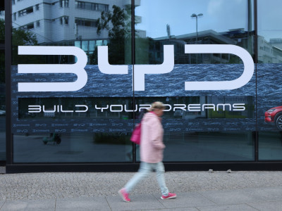 半岛电视台-中国电动汽车在本土市场饱和后向全球扩张