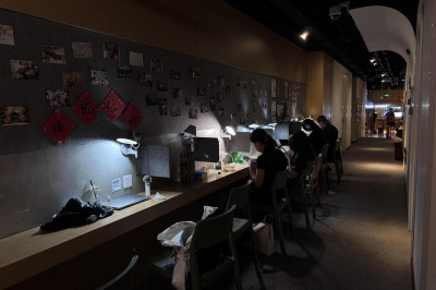 联合早报-中国特稿求职太卷躺平太早 无根浮萍青旅漂泊