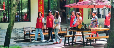 “我也是个老基层”