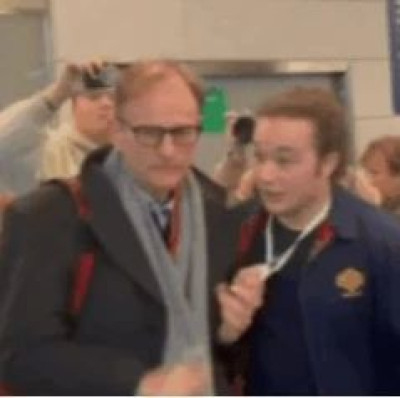 英高级外交官抢、夺、撕……扎哈罗娃怒斥