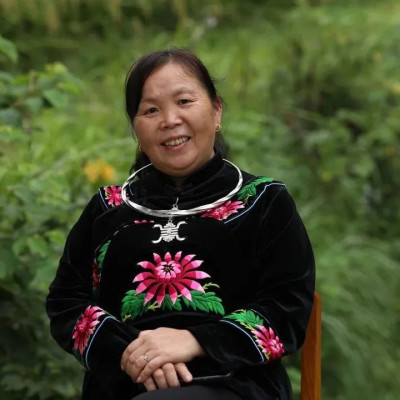 不识字的阿包写了一本书