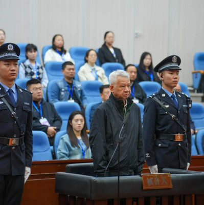 造成国资损失超1亿，周政受审