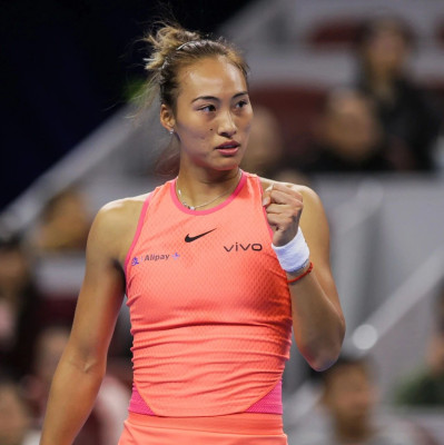 14记ACE球！郑钦文晋级后现场致谢