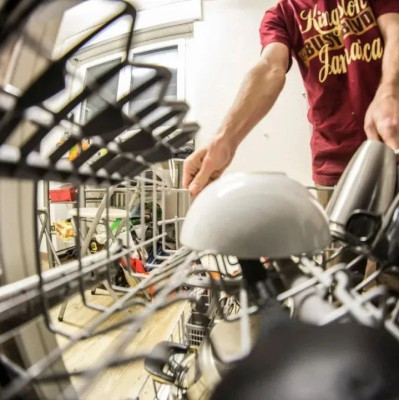 月薪两万，伺候不起洗碗机了