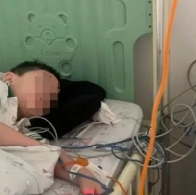 4岁男童称在幼儿园被老师推下楼？当地通报