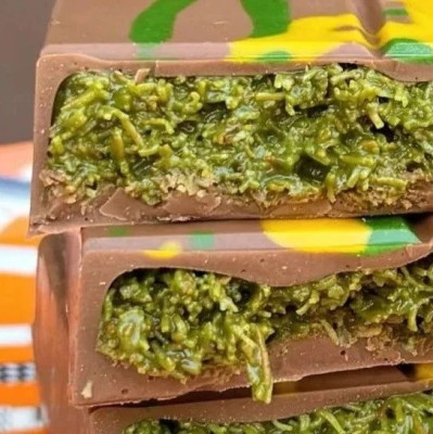 韭菜花巧克力？牛瘪巧克力？我很少用震撼来形容迪拜巧克力……