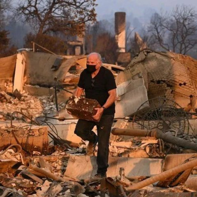 洛杉矶消防局长与市长公开争吵