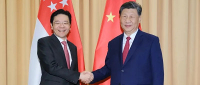 习近平会见新加坡总理黄循财