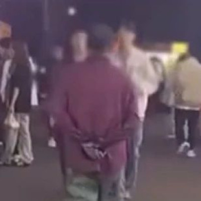 59岁男子商业街碰撞多名女生胸部？警方通报