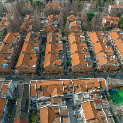 重新发现上海｜去弄堂里走走，看见生活中的鲁迅