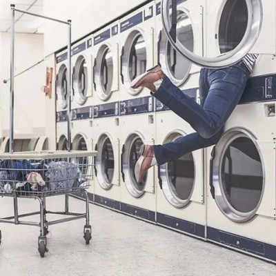 年轻人「占领」酒店洗衣房