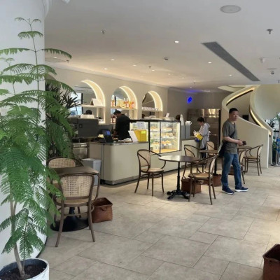 网红扎堆，妇产医院里拍出“浪漫欧式风”？网友：离大谱