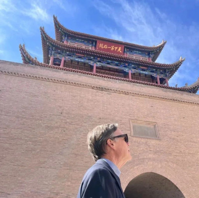 美国驻华大使首访甘肃，参观了这些地方