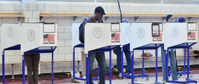 美媒：特朗普暂时领先哈里斯