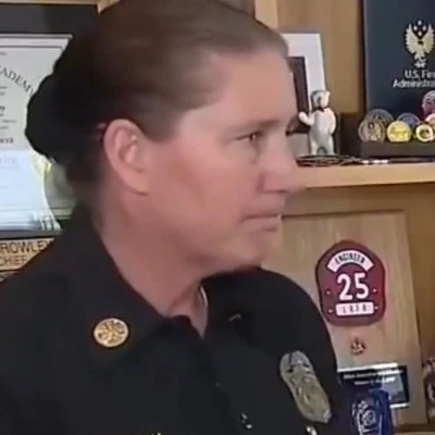 为何消防栓里没有水？洛杉矶市消防局局长：我不知道