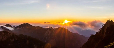 滚滚长江东逝水