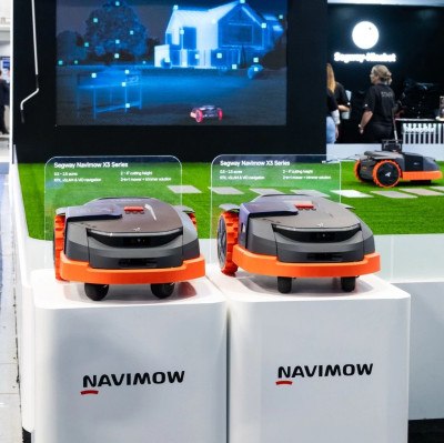 优必选、九号、追觅割草机器人对垒，百亿美金市场战火点燃丨36氪直击CES