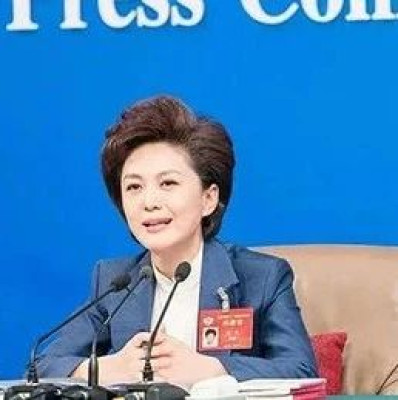 央视主持人海霞，有新身份