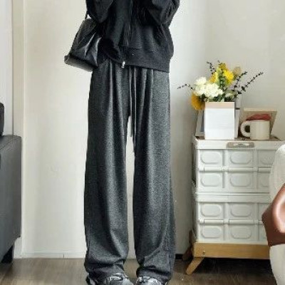 今年超火的“糯米裤”，比阔腿裤好看，风大也不会粘腿，舒服又显瘦！