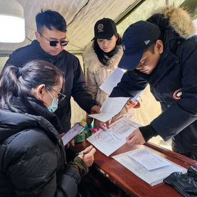 余震不断的定日，他们在一线驰援