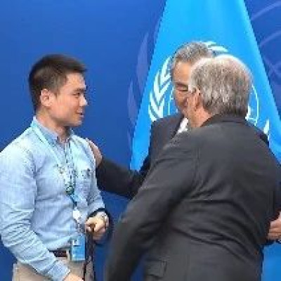被王毅外长认出的中国记者，又被联合国秘书长点名表扬