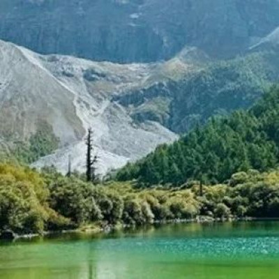 稻城亚丁景区通报：8人终身禁入