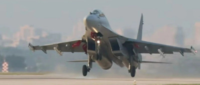 多型战机挂弹出击！现场视频→