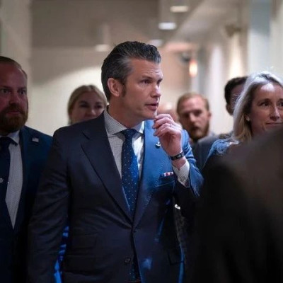 “特朗普考虑更改防长人选”