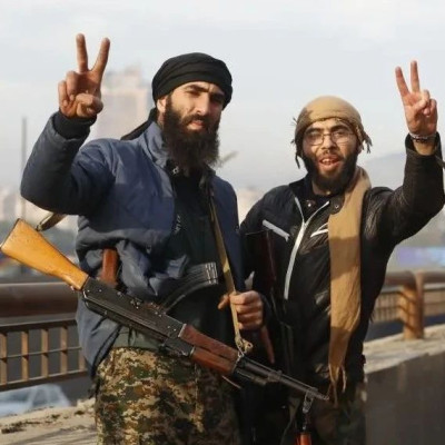 将军月薪40美元！在叙生活5年，我深刻理解这次内战为何迅速