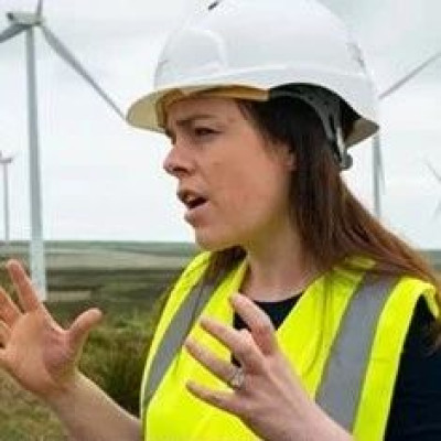 英政客炒作中企来自