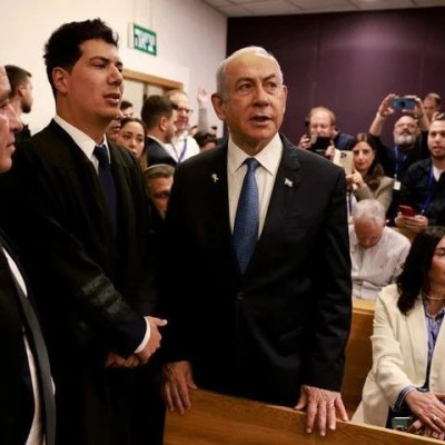 在地下室，内塔尼亚胡出庭！