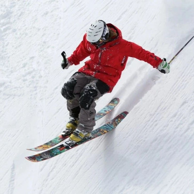 滑雪的小资们，被隐形消费绊倒