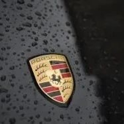 深夜，保时捷致歉