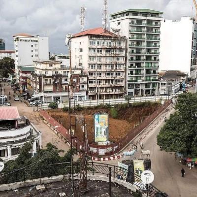 几内亚总统府外深夜交火