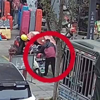 男子集市盗走4只新鲜猪脚，警方找上门时已成“腊肉”