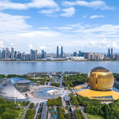 都是“东部重要中心城市”，杭州、南京有何不同