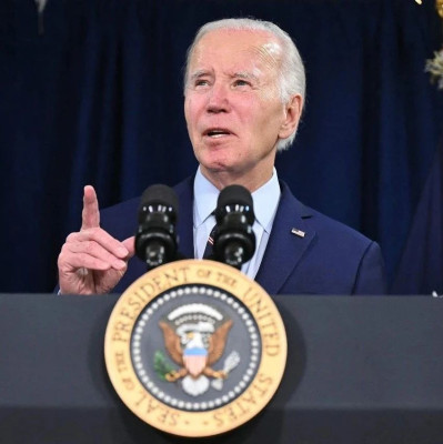 拜登：普京应该负责