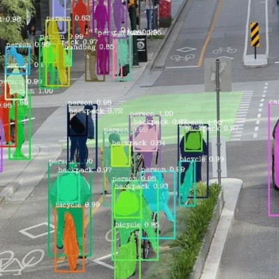 开滴滴、送外卖爆满后，“无人机飞手”火了