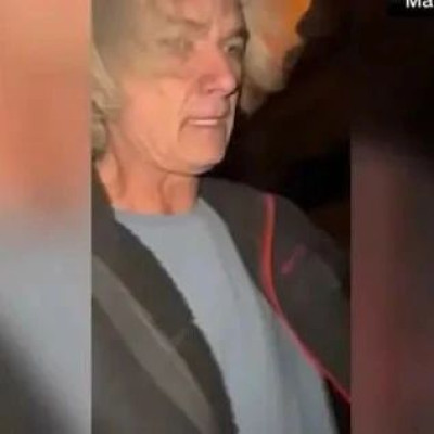 美国59岁男演员：差点跳海逃生