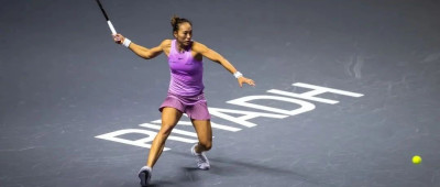 赢了！郑钦文，强势晋级！