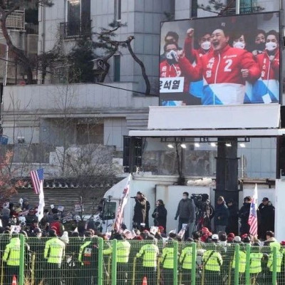 暂停执行逮捕尹锡悦