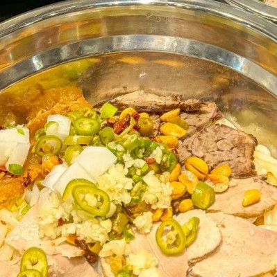 人在广西天塌了：原来桂林米粉没有汤！